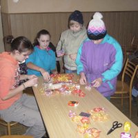 Zdobení stromečku 10. 12. 2011